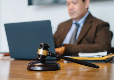 9 Signs That It’s Time to Work with a QLD Lawyer